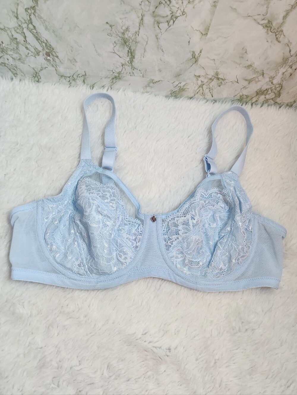 BREEZIES Lace Underwire Bra